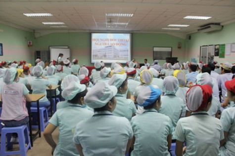 Công ty TNHH điện tử Foster Việt Nam: Chăm lo, bảo vệ quyền lợi người lao động