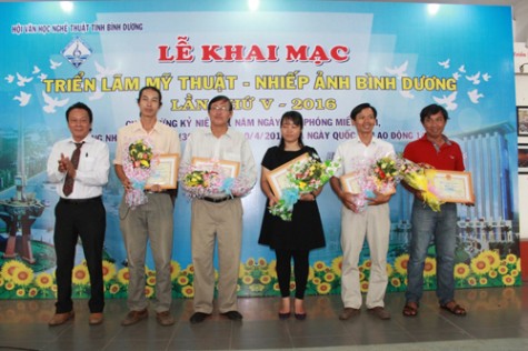 Khai mạc triển lãm mỹ thuật - nhiếp ảnh Bình Dương lần thứ V -  năm 2016