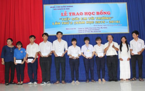 Tỉnh hội khuyến học: Trao 123 suất học bổng cho học sinh nghèo vượt khó