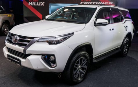 Toyota Fortuner 2016 tại Malaysia trang bị những gì?