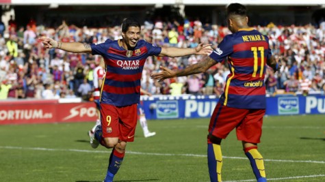 Suarez lập hat-trick, Barcelona lần thứ 24 vô địch La Liga