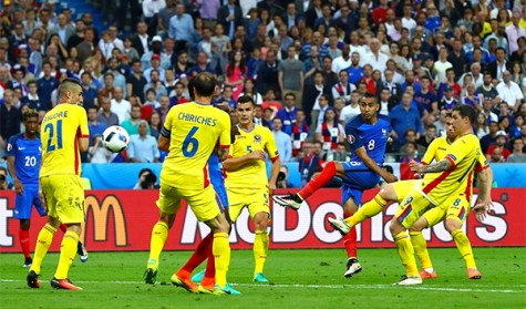 Pháp 2-1 Romania: Payet giải cứu chủ nhà Euro 2016