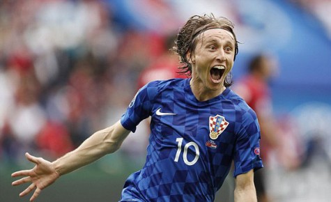 Modric ghi bàn từ 30 m, Croatia đánh bại Thổ Nhĩ Kỳ