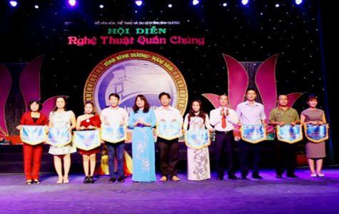 Khai mạc Hội diễn nghệ thuật quần chúng Bình Dương năm 2016