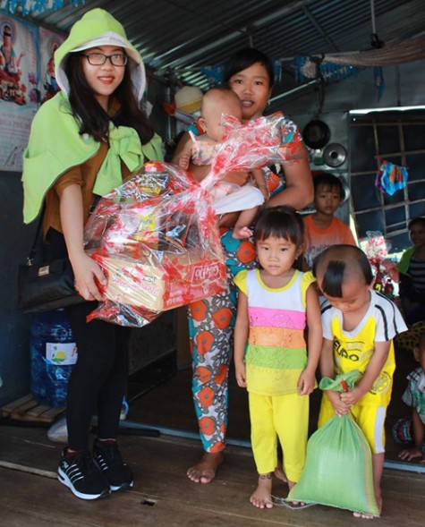 Đội Công tác xã hội Kết nối, trường Đại học Thủ Dầu Một: Mang thương yêu đến với trẻ em nghèo