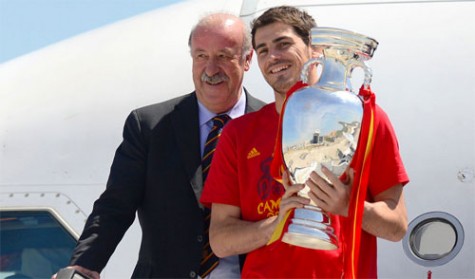 Del Bosque: 'Casillas là cầu thủ duy nhất tôi không nhắn tin cảm ơn'