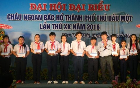 TP.Thủ Dầu Một: Tuyên dương 160 đại biểu “Cháu ngoan Bác Hồ” lần thứ XX