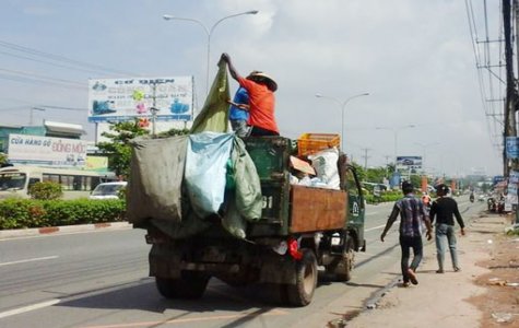 Chậm thu gom rác thải gây ô nhiễm:  Bài 2 - Cần thiết lập đường dây nóng