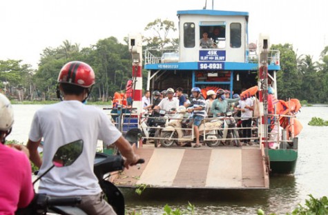 Triển khai cuộc vận động “Văn hóa giao thông với bình yên sông nước”