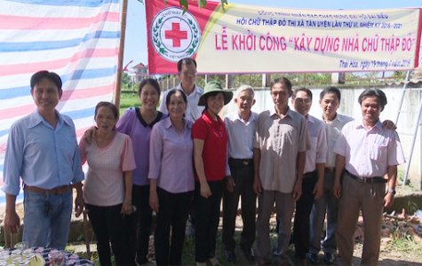 Hội Chữ thập đỏ TX.Tân Uyên: Khởi công xây dựng nhà chữ thập đỏ cho hộ nghèo phường Thái Hòa