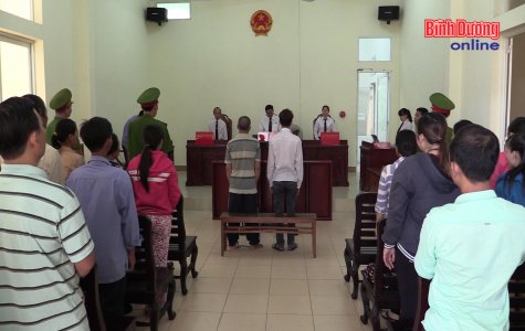 11 năm tù cho hai cha con đánh chết người