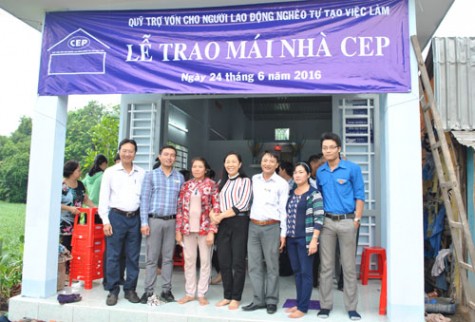 Quỹ CEP: Trao tặng Học bổng và Mái nhà CEP năm 2016