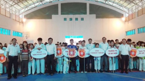 TX.Dĩ An: 365 vận động viên tham gia Giải Taekwondo thiếu niên, nhi đồng năm 2016