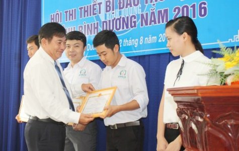 Bế mạc Hội thi thiết bị đào tạo nghề tự làm tỉnh Bình Dương năm 2016: Trường Cao đẳng nghề Công nghệ cao Đồng An đoạt giải nhất toàn đoàn