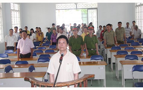 Vận chuyển trái phép chất ma túy, lãnh 2 năm 6 tháng tù giam