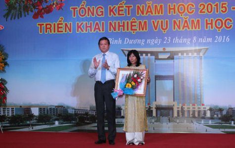 Ngành Giáo dục-đào tạo: Tổng kết năm học 2015-2016, triển khai nhiệm vụ năm học 2016-2017