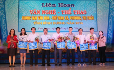 Khai mạc Liên hoan văn nghệ - thể thao trung tâm văn hóa - thể thao xã, phường, thị trấn năm 2016: Hơn 300 diễn viên, vận động viên tham gia