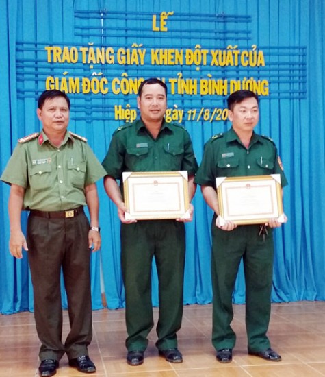 Khen thưởng người dân bắt trộm