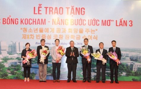 Học bổng Kocham - Nâng bước ước mơ lần 3: Trao 220 suất cho học sinh có hoàn cảnh khó khăn