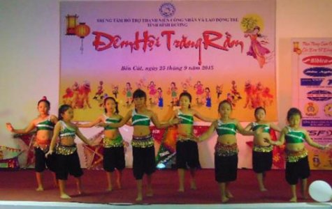 Mang trung thu cho con em công nhân