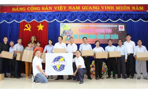 Hội bảo trợ Người khuyết tật, trẻ mồ côi và bệnh nhân nghèo tỉnh: Tặng quà trung thu cho trẻ em có hoàn cảnh khó khăn