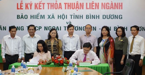 Vietcombank Bình Dương ký kết thỏa thuận liên ngành với Bảo hiểm xã hội tỉnh