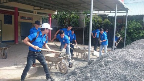 Liên chi đoàn công ty cp may mặc Bình Dương: Ra quân “Ngày chủ nhật xanh”