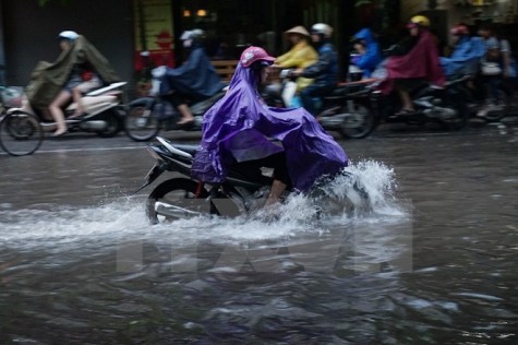 Áp thấp gây mưa dông, lốc xoáy trên vùng biển Bình Thuận-Kiên Giang