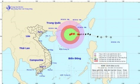 Bão số 6 di chuyển chủ yếu theo hướng Tây và tiếp tục mạnh thêm