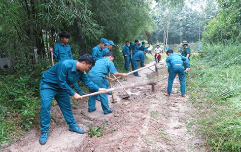 Lực lượng vũ trang TX.Bến Cát: Chung sức xây dựng nông thôn mới