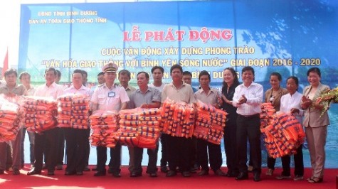 Phát động Cuộc vận động xây dựng phong trào “Văn hóa giao thông với bình yên sông nước” giai đoạn 2016-2020