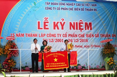 Kỷ niệm 15 năm thành lập Công ty Cổ phần Chế biến gỗ Thuận An