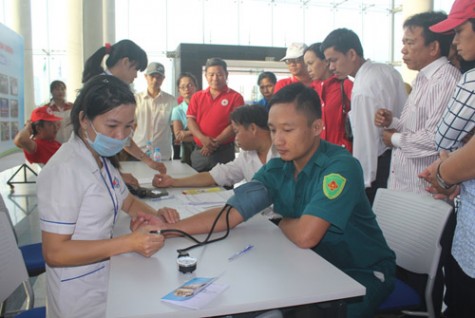 Lễ hội Xuân Hồng năm 2017: Thu hút 1.185 người tham gia