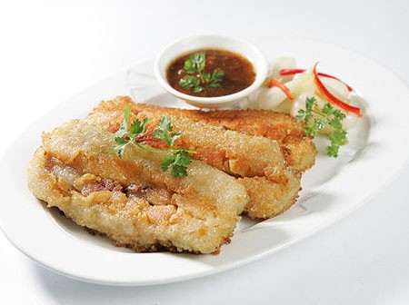 Bánh chưng chiên sốt chua cay