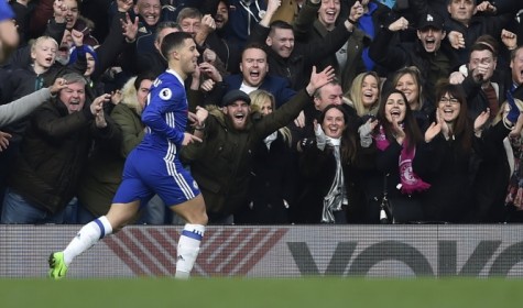 Hazard ghi bàn thắng đẹp, Chelsea bỏ xa Arsenal 12 điểm