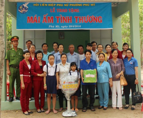 Phụ nữ Bình Dương: Thi đua lập thành tích chào mừng Đại hội đại biểu toàn quốc lần thứ XII