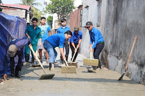 Tươi thắm màu áo xanh tình nguyện