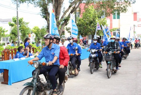 Bắc Tân Uyên: Tổ chức lễ phát động hưởng ứng năm An toàn giao thông 2017