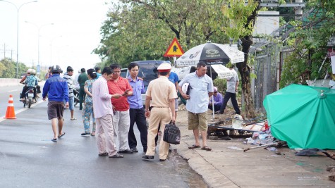 Nghi can lái xe ô tô tông chết người ra đầu thú