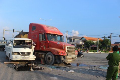 Giải pháp hạn chế tai nạn giao thông:Lắp đặt biển báo tải trọng, biển báo tốc độ