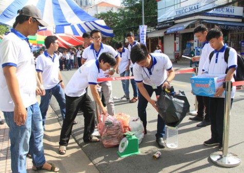 Sôi động Ngày hội môi trường