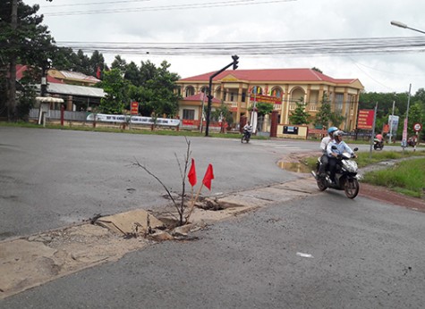 “Bẫy” gây nguy hiểm cho người đi đường!