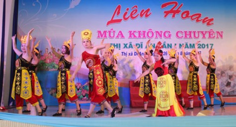 Liên hoan múa không chuyên TX.Dĩ An lần I – năm 2017: 250 thí sinh tham gia