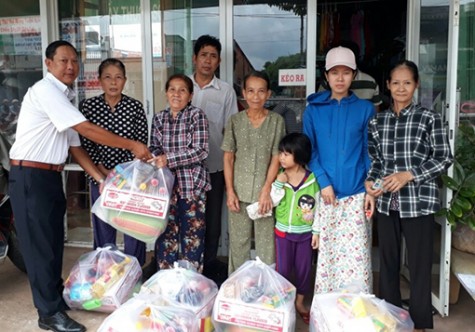 Mang yêu thương đến với những hoàn cảnh khó khăn