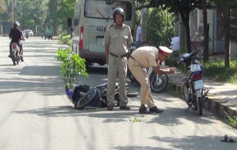 Tai nạn liên hoàn giữa 3 xe máy, 2 người nguy kịch