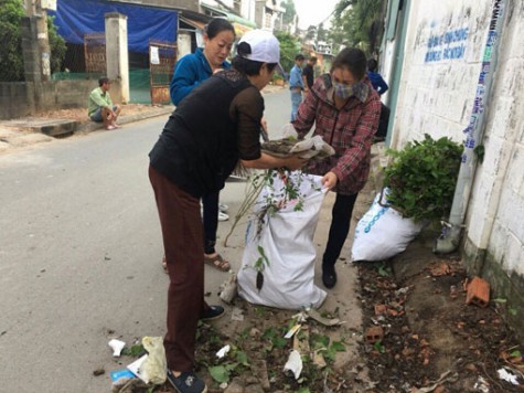 Hội Phụ nữ phường Đông Hòa (TX.Dĩ An): Ra quân hưởng ứng chiến làm cho thế giới sạch hơn