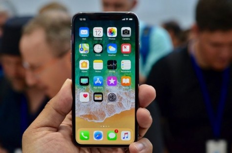 Cận cảnh iPhone X - điện thoại đặc biệt nhất từ trước đến nay của Apple