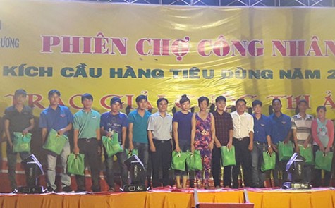 Trung tâm Hỗ trợ Thanh niên công nhân và Lao động trẻ tỉnh: Trao giải cuộc thi ảnh chào mừng Đại hội Đoàn tỉnh lần thứ X