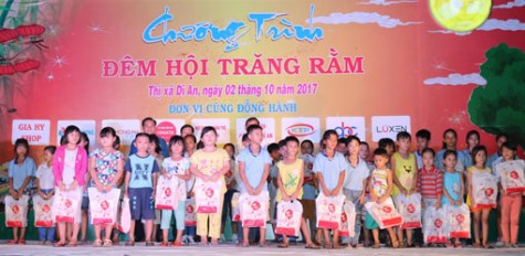 TX.Dĩ An: Tổ chức chương trình “Đêm hội trăng rằm”