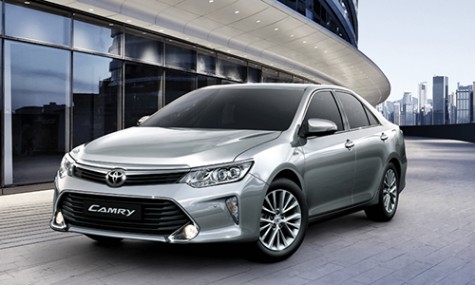 Toyota Camry mới giảm hơn 100 triệu tại Việt Nam